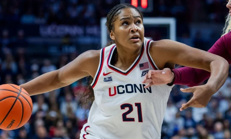 Women's AP Top 25 poll reaction: What to know about every team