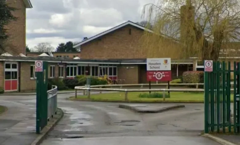Yorkshire school on lockdown with students 'barricading themselves in classrooms'