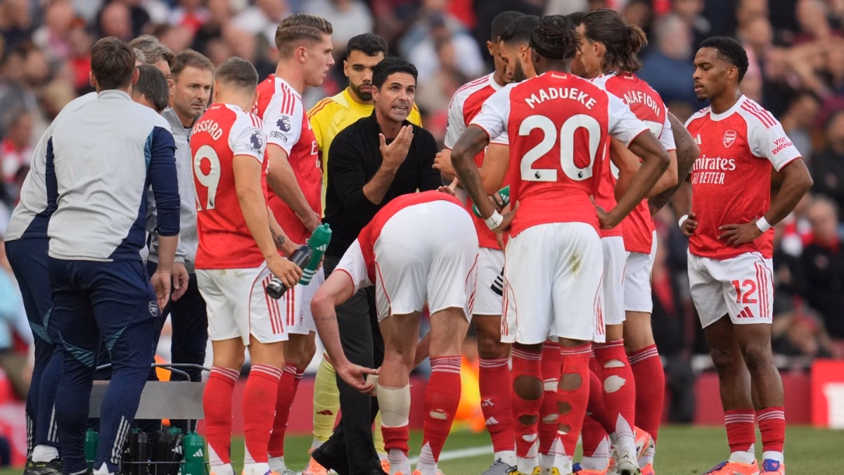 'You Don’t Want On Your Shoulder': Former Barcelona Star Issues Warning To Arsenal Over Premier League Title Race