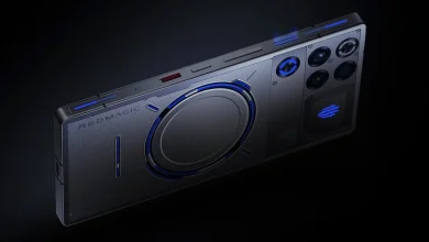 You can see the coolant flow through this phone for hardcore gamers