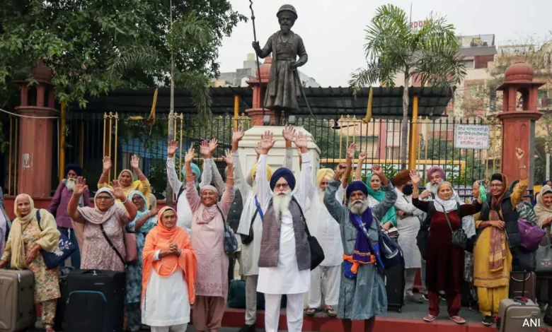 'You're Not Sikh': 14 Indian Hindus Denied Entry By Pak On Guru Nanak Jayanti