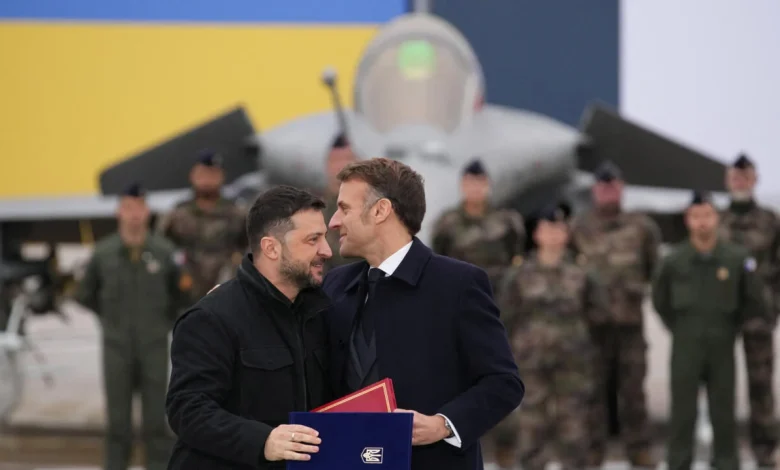 Zelensky expected in Paris to seek deals on air defence as Russian strikes intensify