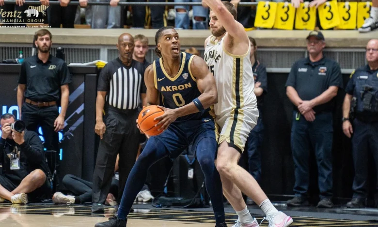 Zips Begin Paradise Jam with Iona on Friday