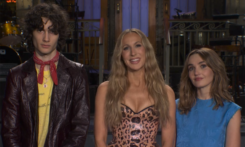 sombr? ‘More Like angr!’ See How Nikki Glaser Gets the Pop Star Mad in New ‘SNL’ Promos