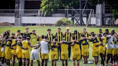 ¿Borrado?: el jugador de Barcelona que Rescalvo dejó afuera para el choque con Católica