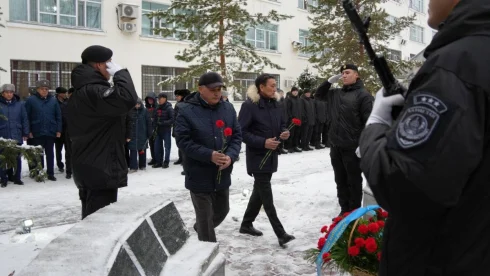 Ветеранов органов внутренних дел почтили в Караганде. Караганда Онлайн