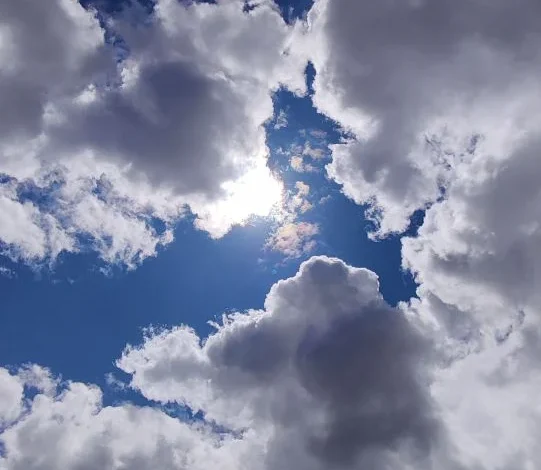 الطقس غدا: أجواء خريفية ودرجات حرارة معتدلة مع فرص ضعيفة للأمطار