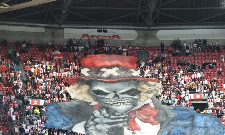 ‘Ajax verrast enorm en meldt zich voor 20-jarige Kobbie Mainoo’