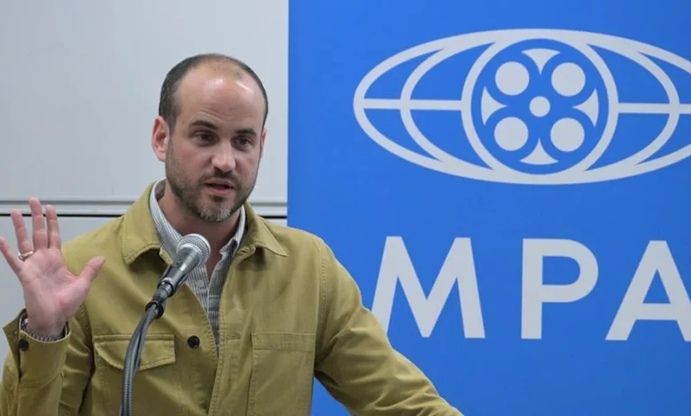 ‘Elvis’ producer updates on Baz Luhrmann’s Joan of Arc film and talks AI