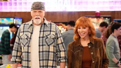 ‘Happy’s Place’ Stars Tease Bobbie and Emmett’s Romantic Future After His Shocking Secret (Exclusive)