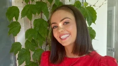 ‘Looking back, we can see that Sarah was struggling’: Sisters of young dentist (26) who died by suicide on heartbreaking loss