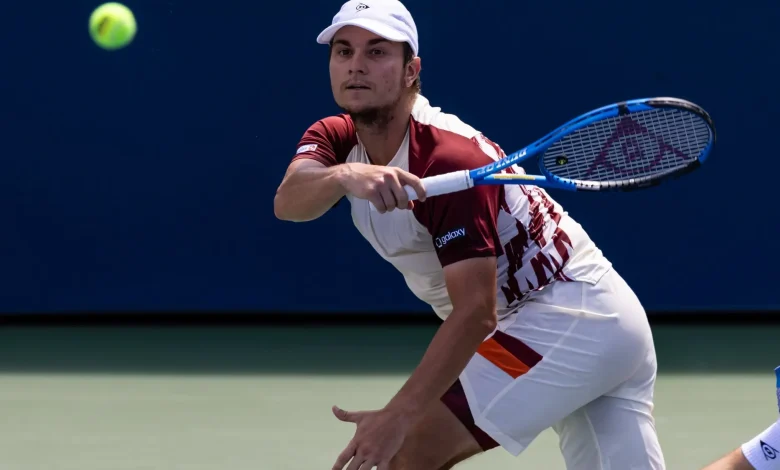 ‘Most Bizarre’ – Shocking Hawkeye Incident and Chair Umpire’s Error in Miomir Kecmanović, Kamil Majchrzak’s Athens Match Enrages Fans