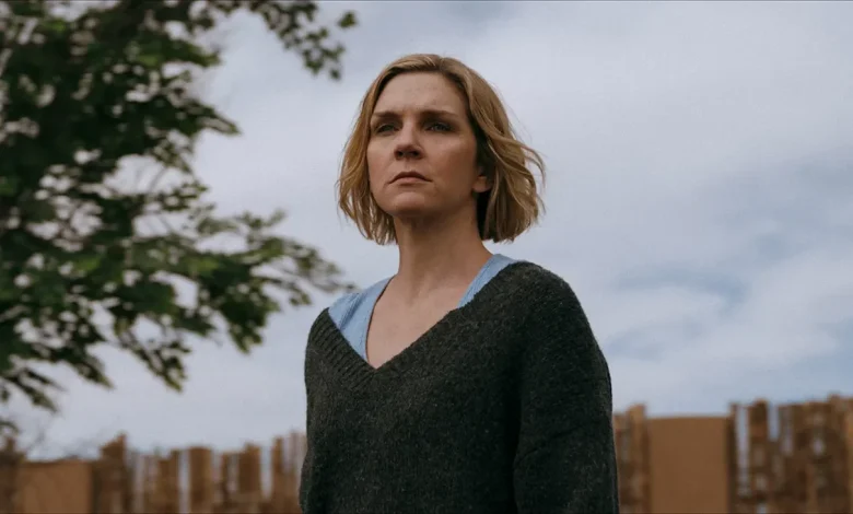 ‘Pluribus’ Review: Rhea Seehorn Is a Funny, Sad Marvel in Vince Gilligan’s Evasive Apple TV Multi-Genre Original