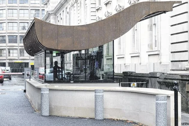 ‘That smell is getting worse’ – warnings that staff might have to move over foul stench from underneath €1.4m security hut