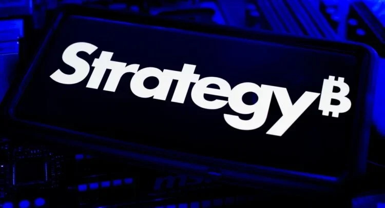 ‘Time to Buy Strategy?’ Top Bernstein Analyst Sees 200%+ Upside in Strategy Stock (MSTR)