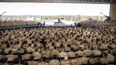 ‘We’re proud of you’: Vice President JD Vance thanks Fort Campbell troops in holiday visit | PHOTOS