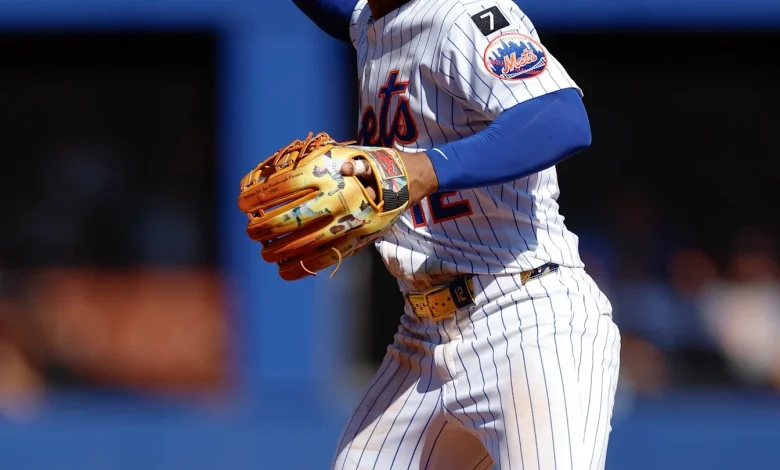 1 lightweight, 1 middleweight, and 1 heavyweight NY Mets-Padres trade to make