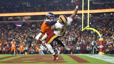 Catch of the year? Treylon Burks makes one-handed TD grab on Sunday Night Football