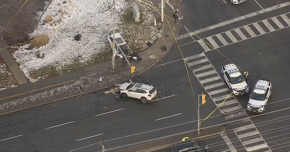2 drivers injured in 2-vehicle collision in Mississauga