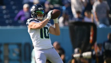2 of greatest 'catchers' in Seattle sports history meet before Seahawks-Vikings game