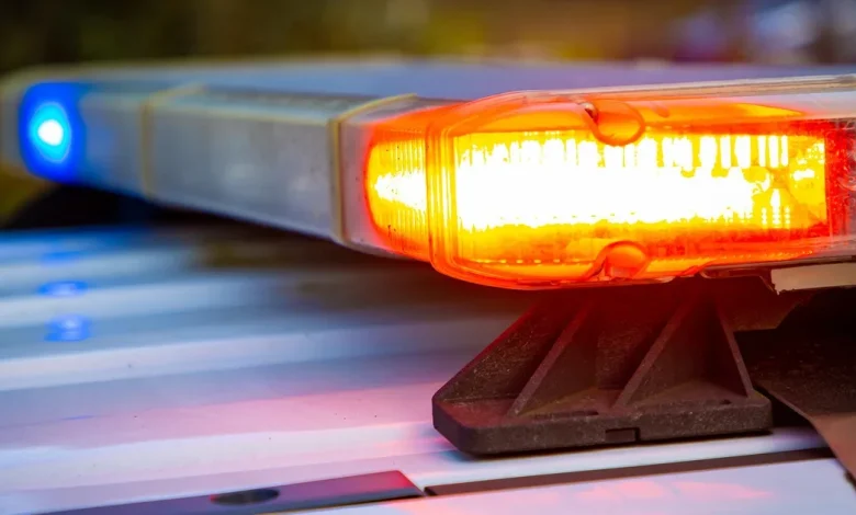 2 police officers injured, suspect killed during child custody exchange