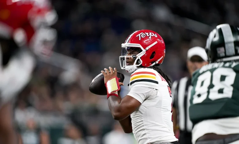 3,000-yard freshman QB announces return to struggling college football program