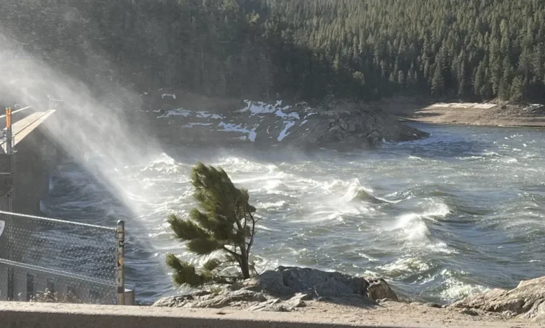 47,000 Boulder County customers without power amid planned shutoff, 100 mph wind gusts