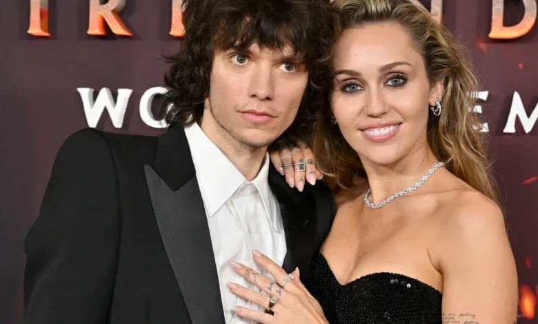 A Closer Look At Miley Cyrus’s Engagement Ring, Including The Designer Details