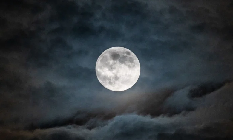 A "Cold Supermoon" rises this week: Watch it take flight online with these free livestreams (video)