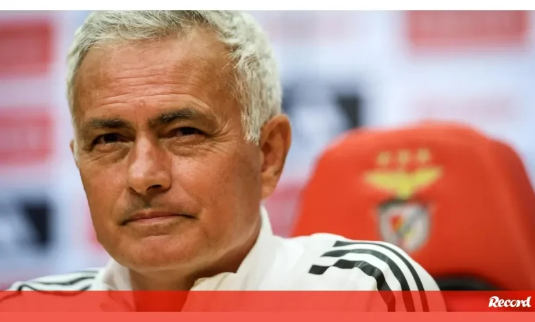 A "lista interminável de miúdos com talento", o "desgaste emocional" e as surpresas que não vai promover: o que disse Mourinho