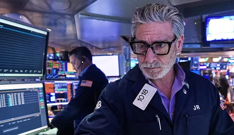 ASX treads cautiously as Wall Street drifts ahead of data dump