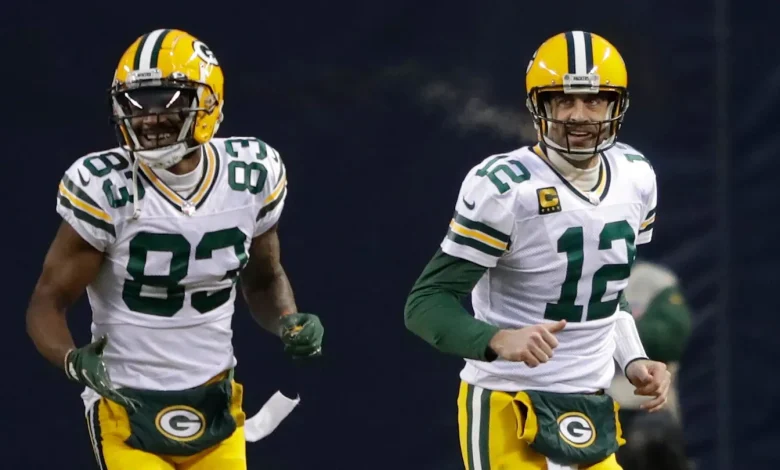 Aaron Rodgers, Former WR Connect for First Steelers TD