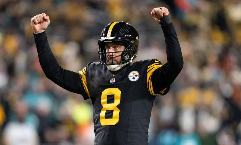 Aaron Rodgers pinpoint in first-place Steelers' chilly win over Dolphins: 'I feel real comfortable in this environment'