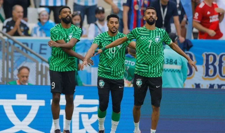 Al-Aboud Chooses Between Salman Al-Faraj and Salem Al-Dawsari