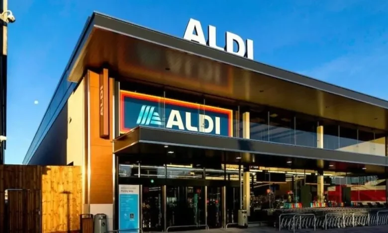 Aldi issues urgent recall of Christmas chocolate as shoppers warned 'do not eat'