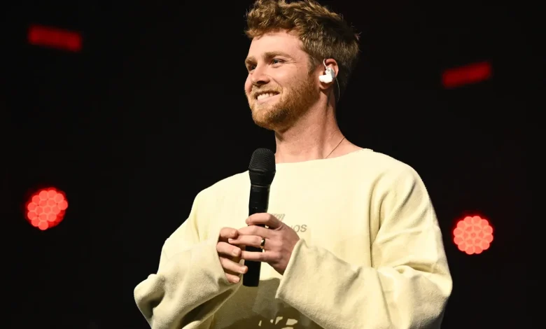 Alex Warren Is Far From Ordinary in the 2026 Grammys’ Best New Artist Race