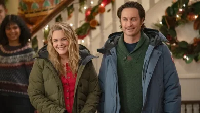 Alicia Silverstone, Jonas Brothers stream holiday cheer in new movies