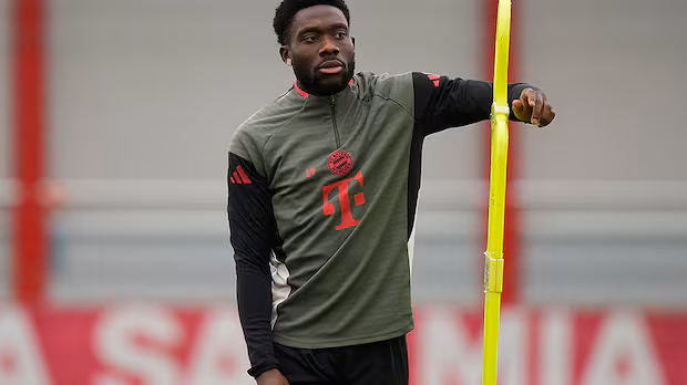 Alphonso Davies back on Bayern Munich bench 9 months after knee injury