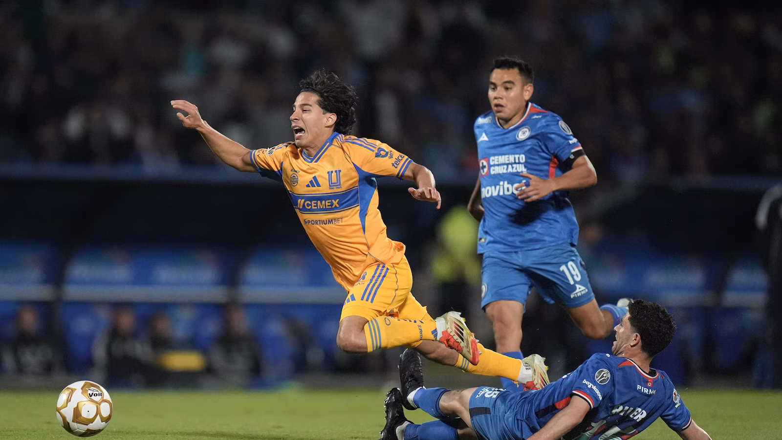 Angel Correa's goal lifts UANL Tigres over Toluca in the Apertura final first leg