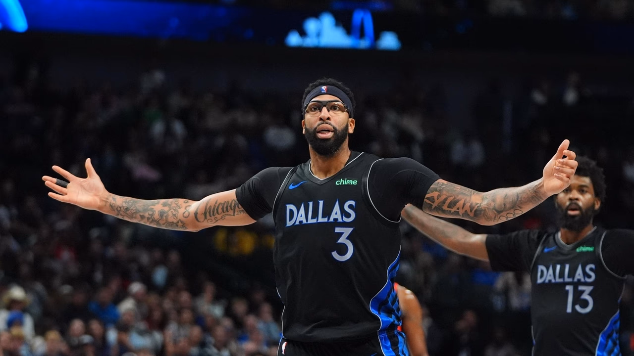 Anthony Davis bounces back from rough game with 29 points as Mavs beat Rockets 122-109