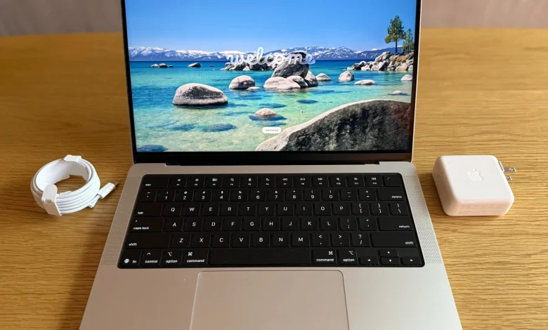 Apple simplifies battery swaps on the M5 MacBook Pro