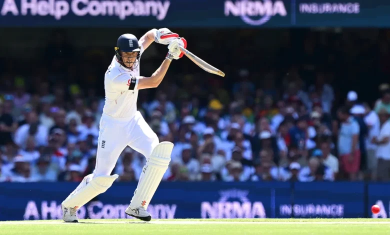 Ashes 2025-26 - Zak Crawley settles the nerves as he bounces back from Perth pair