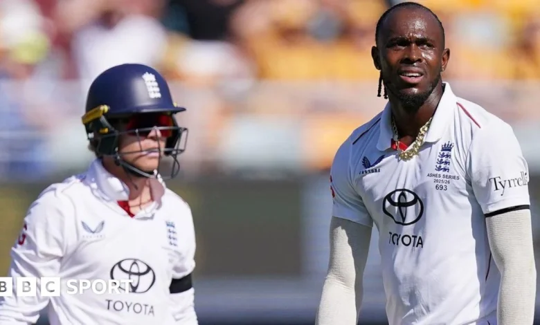Ashes: Jofra Archer criticised by Matthew Hayden for bringing pillow to Gabba