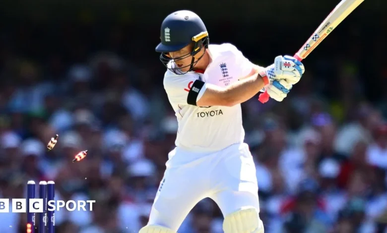 Ashes: Mitchell Starc induces four overs of chaos at start of second Test