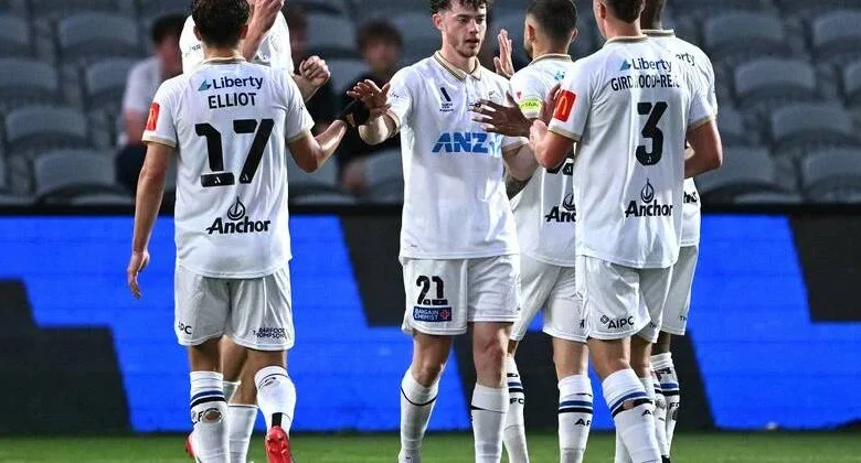 Auckland see off Mariners to reclaim top spot in ALM