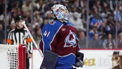 Avalanche’s Scott Wedgewood Leaves Game in Second Period