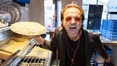 Ballybrack sees double as ‘Bono’ helps launch new Domino’s