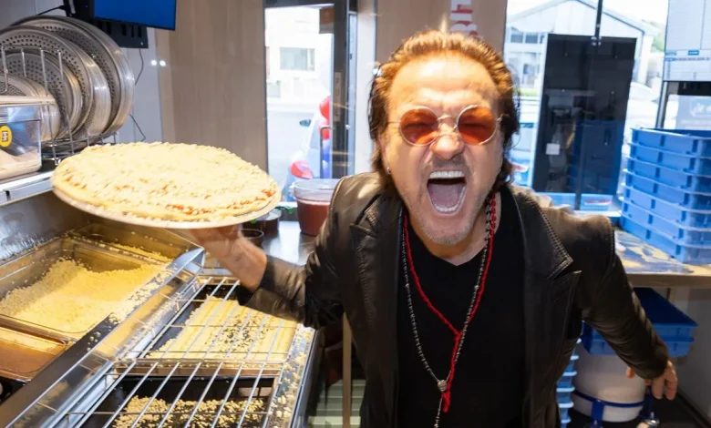 Ballybrack sees double as ‘Bono’ helps launch new Domino’s