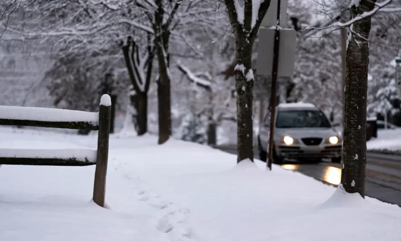Band of snow is coming. See how much and why temps, time may be issues