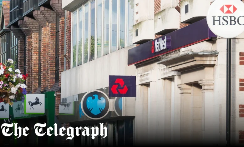 Banks in ‘full-scale’ mortgage war as rates plunge